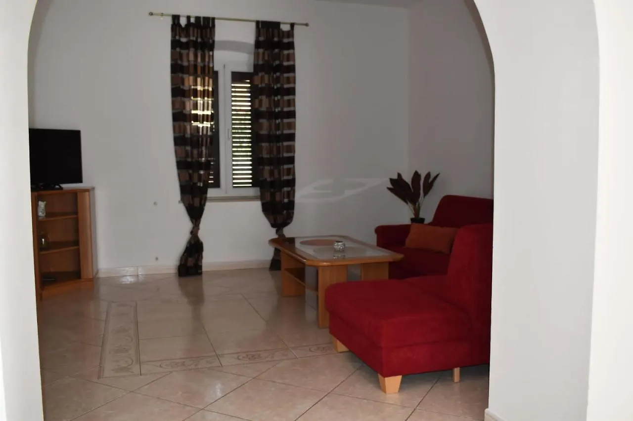 Pet Friendly Apartment Murvi 50 Novigrad